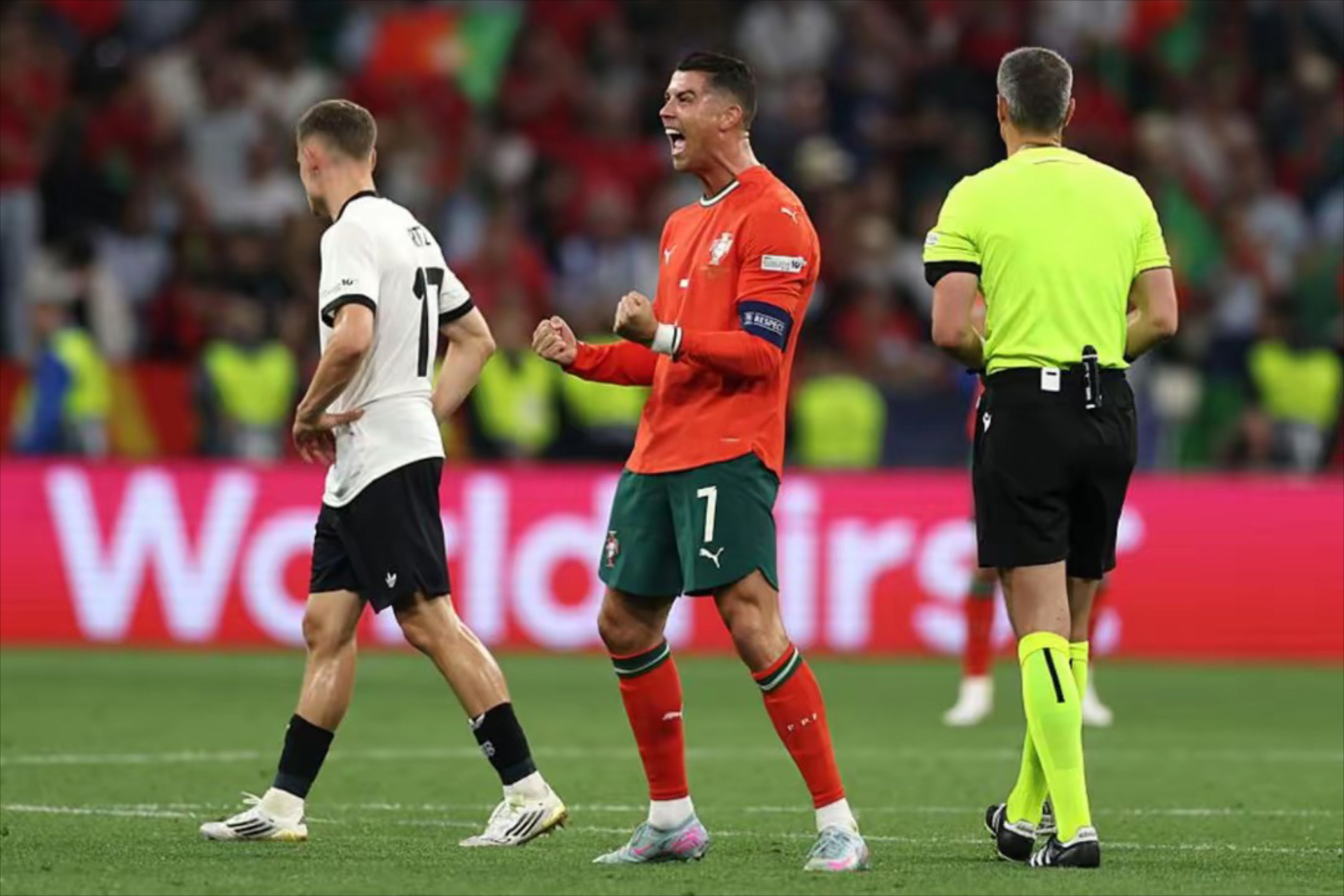 jiuyou app-C罗意外战胜塞尔维亚队，战术调整引爆全场！全场沸腾不已-jiuyou app